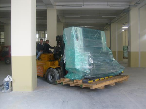 Güzel sanatlar matbaasına gelen Roland 705 indirilmesi.