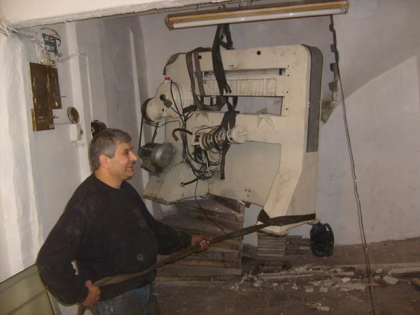 85 cm aybakarın bodrum kata indirilmesi.