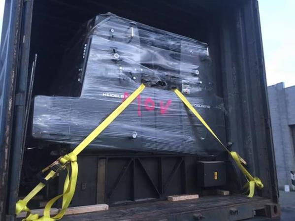 Conteyır yüklemesi.